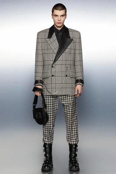 Look 7